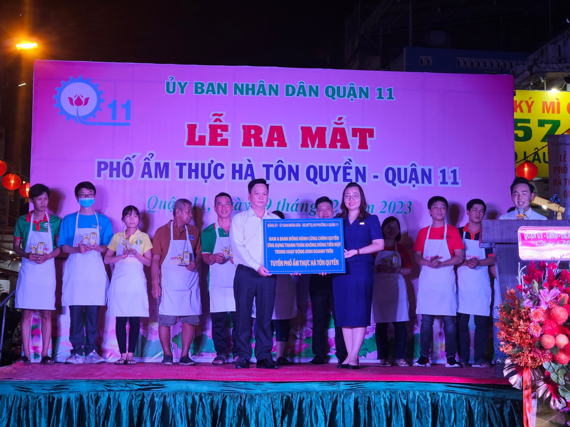 Nam A Bank đồng hành cùng UBND quận 11 triển khai thanh toán không dùng tiền mặt - Ảnh: Nam A Bank