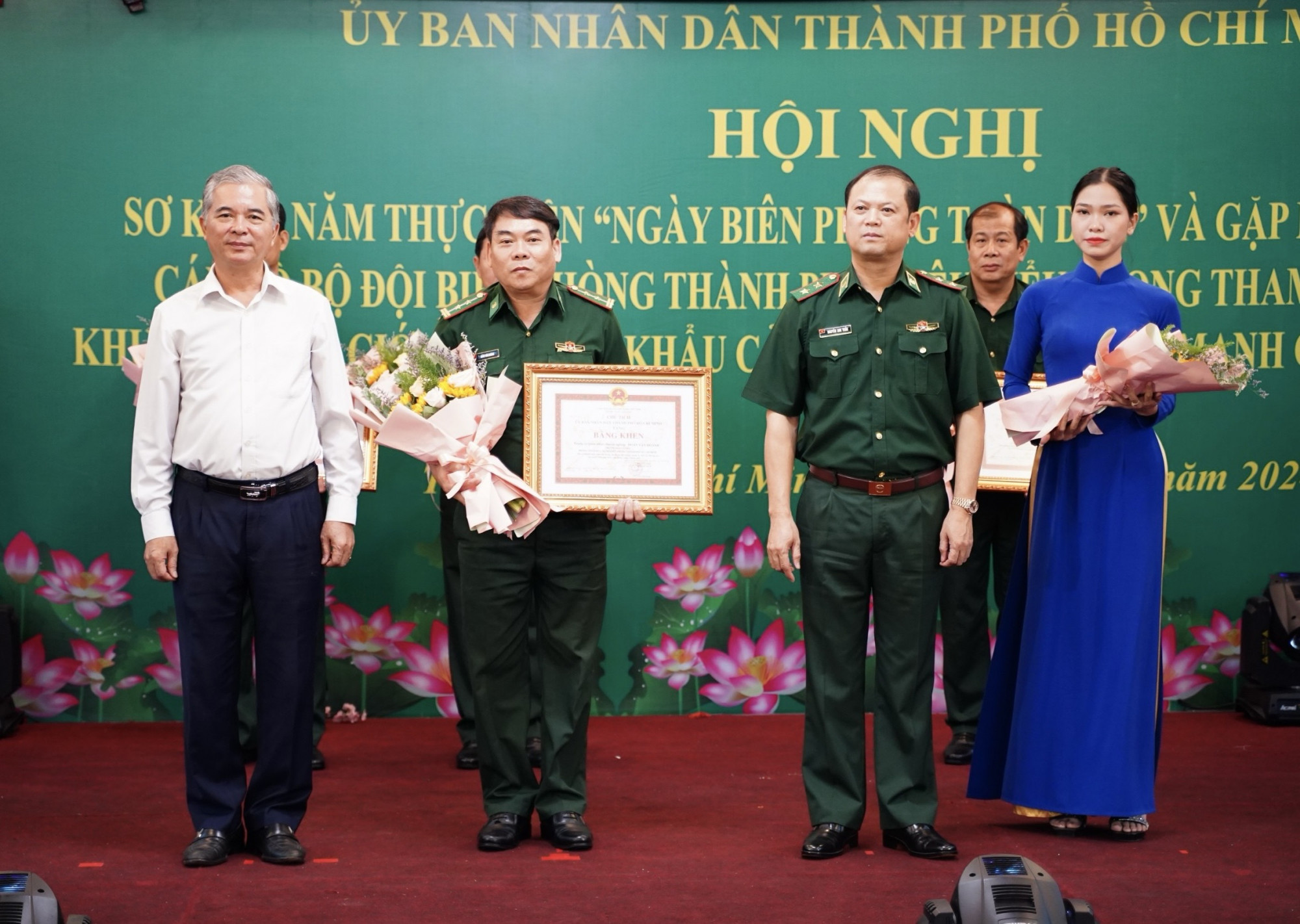 Bộ Tư lệnh Bộ đội Biên phòng Việt Nam trao tặng bằng khen cho 1 tập thể, 1 cá nhân có thành tích xuất sắc trong thực hiện “Ngày Biên phòng toàn dân” giai đoạn 2019-2024