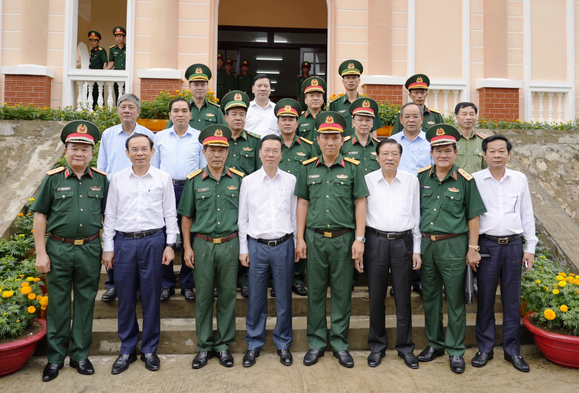 Chủ tịch nước Võ Văn Thưởng đã cùng đoàn công tác đến thăm, chúc tết quân và dân xã đảo Thổ Châu