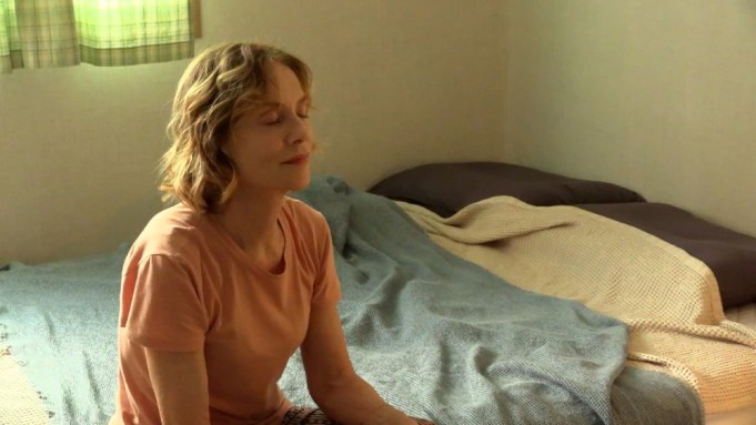 Isabelle Huppert lầ thứ 3 đóng phim của đạo diễn Hong Sangsoo - phim A Traveler’s Needs 