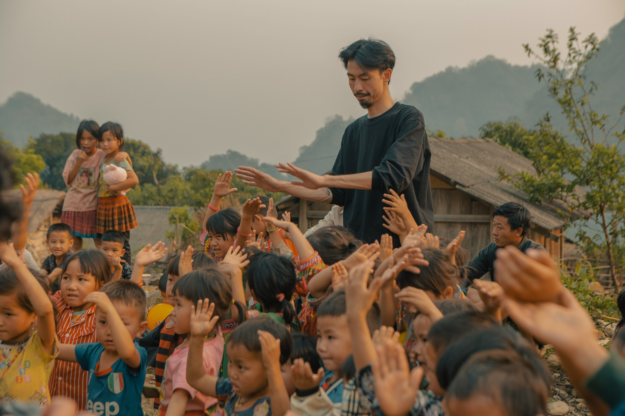 Đen  Vâu, ca  sĩ  được  yêu  thích  vì  tài năng lối  sông tích cực