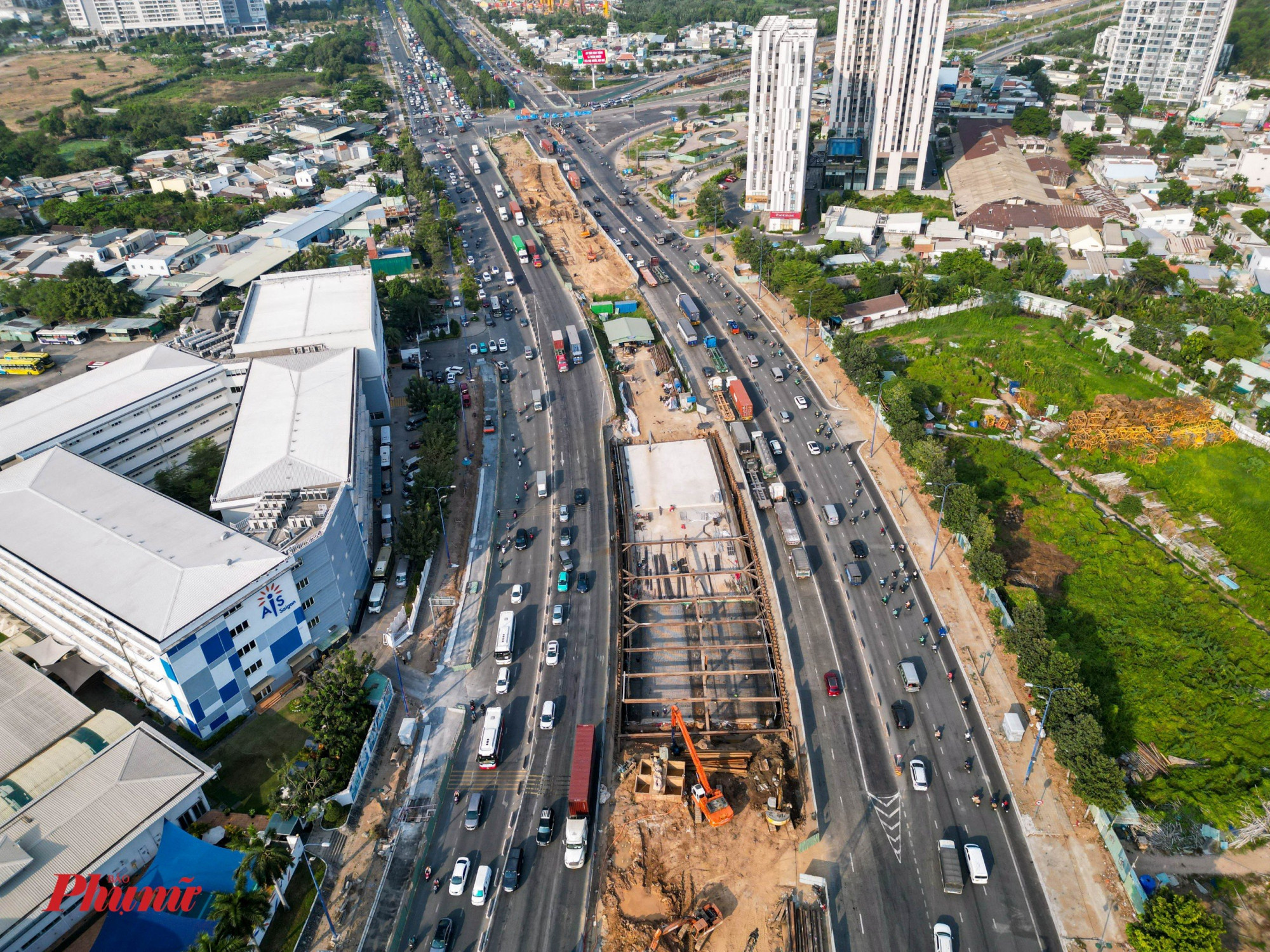 Dự kiến đoạn hầm chui trên đường Mai Chí Thọ sẽ hoàn thành vào khoảng tháng 10/2024, giúp giải tỏa áp lực lưu thông khu vực nút giao Mai Chí Thọ - Đồng Văn Cống cũng như từ đại lộ Mai Chí Thọ lên đường dẫn cao tốc TPHCM - Long Thành - Dầu Giây.