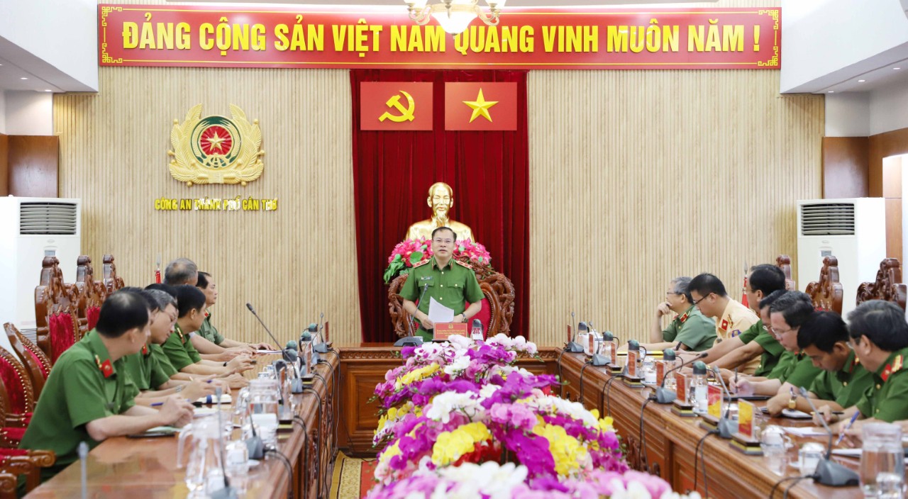 Quang cảnh buổi làm việc