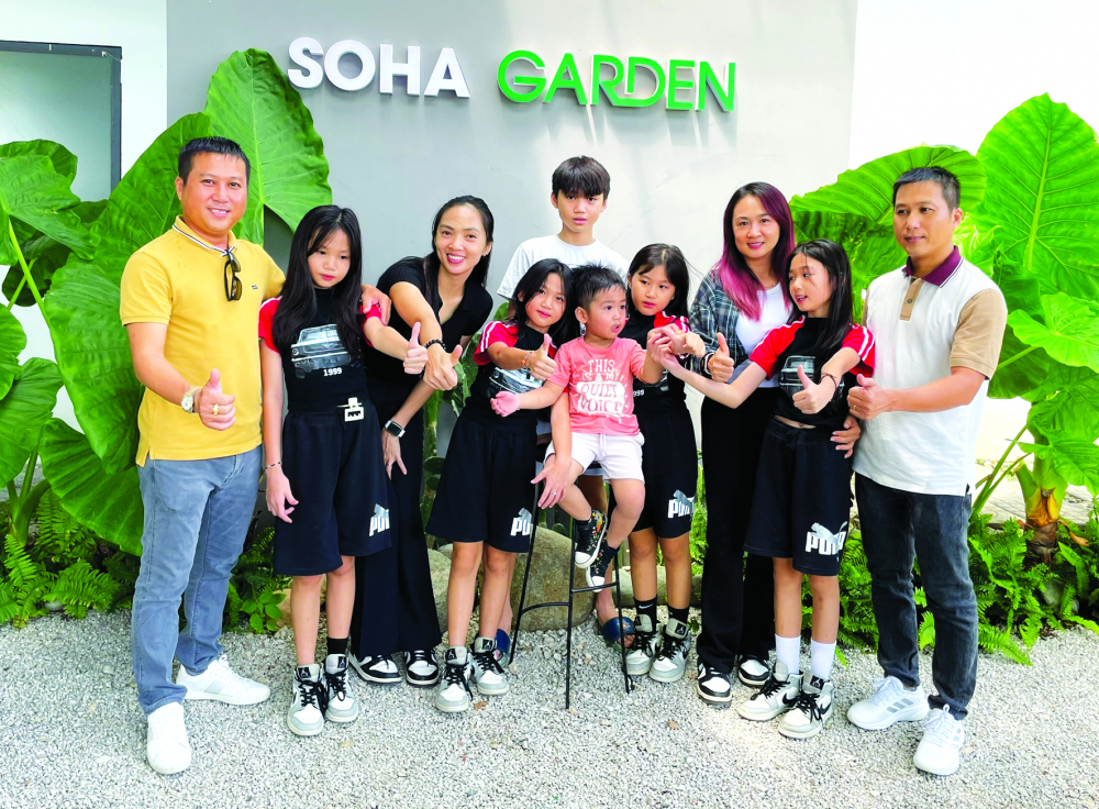 Cả nhà vui chơi cuối tuần tại SoHa Garden hoa lá tươi xanh