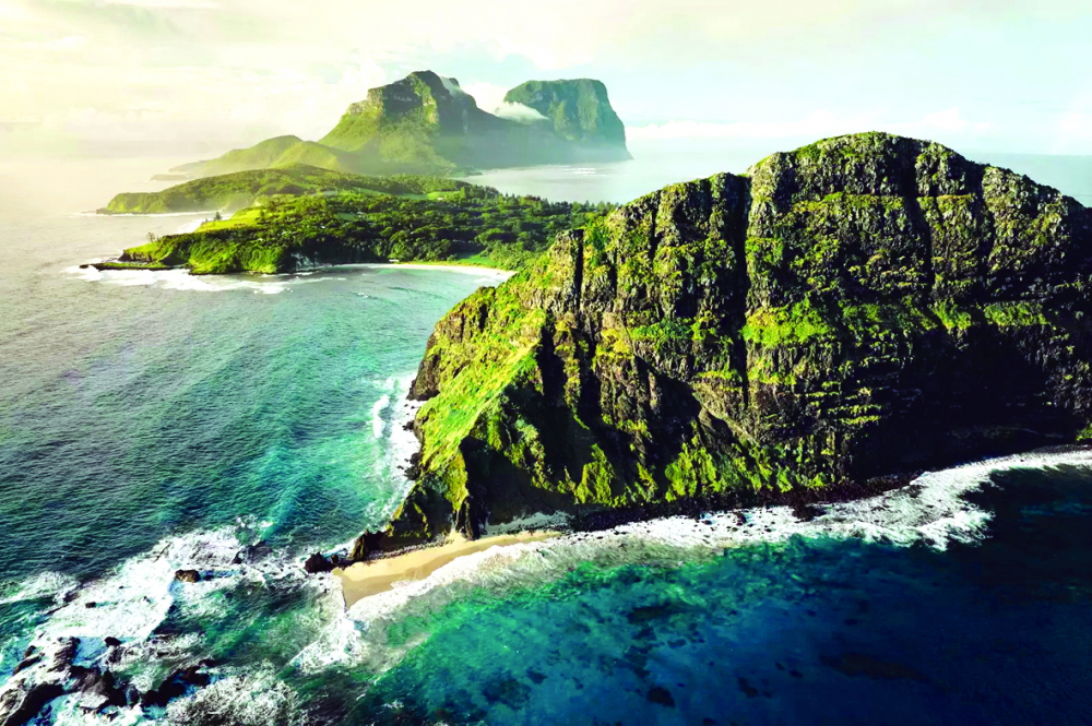 Địa hình đặc biệt của đảo Lord Howe là một phần tạo nên nét quyến rũ cho nơi này - Nguồn ảnh: Destination NSW