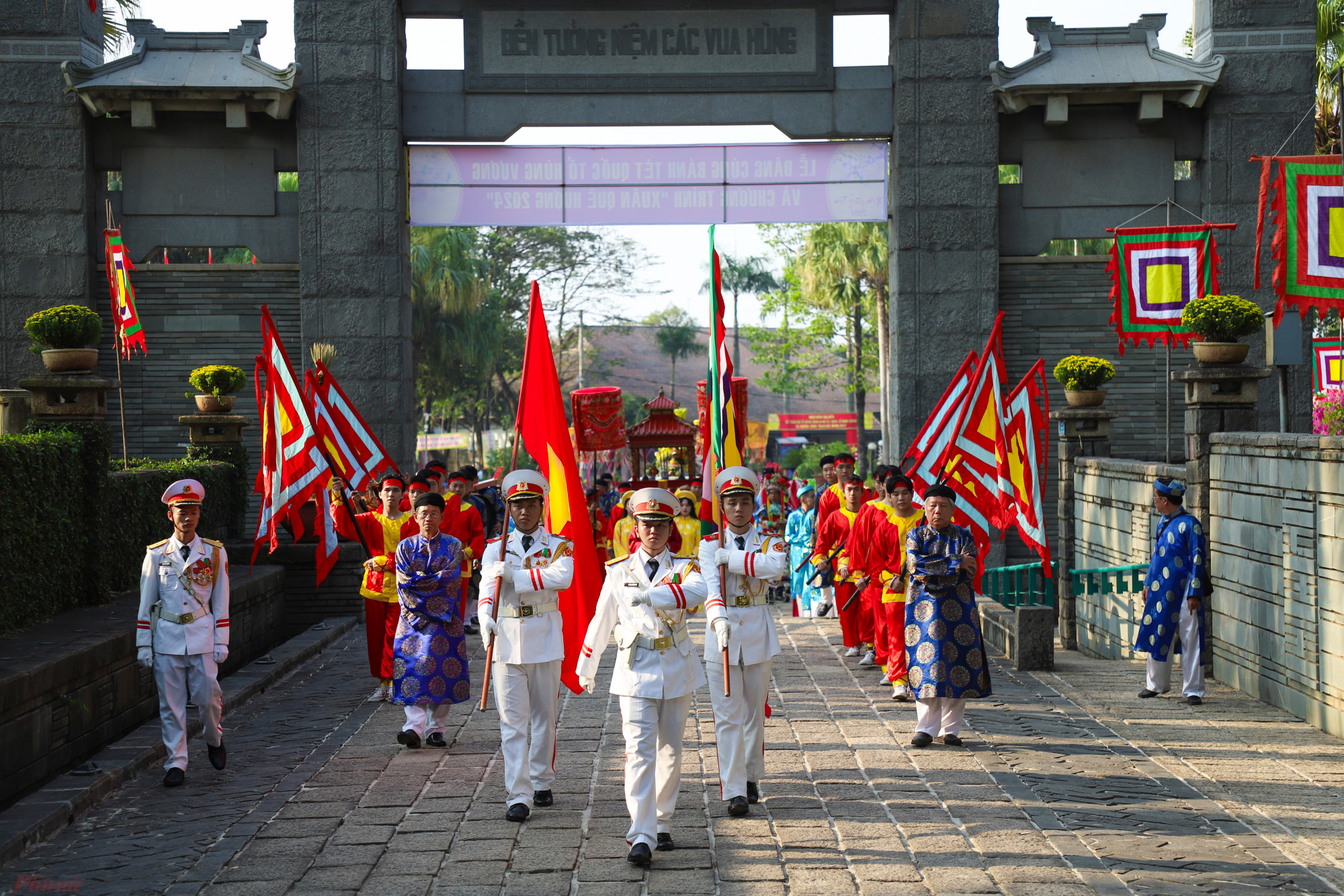 Buổi lễ diễn ra trang nghiêm.