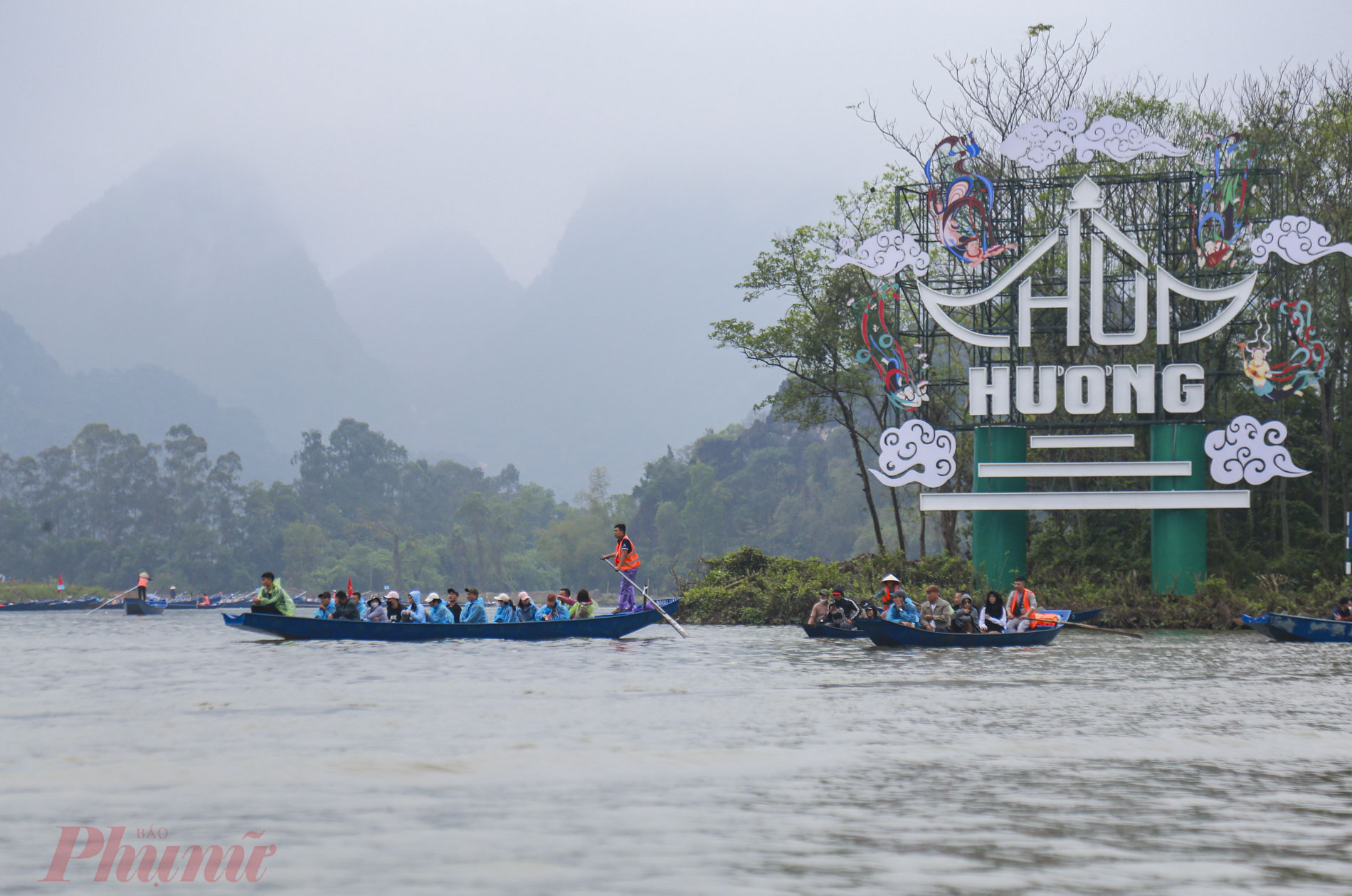  Lễ hội Chùa Hương năm 2024 năm nay khai hội với chủ đề Lễ hội Chùa Hương an toàn-văn minh-thân thiện nhằm khẳng định giá trị văn hóa Lễ hội chùa Hương và phát huy giá trị quần thể Khu Di tích Thắng cảnh Hương Sơn - Di tích Quốc gia đặc biệt.