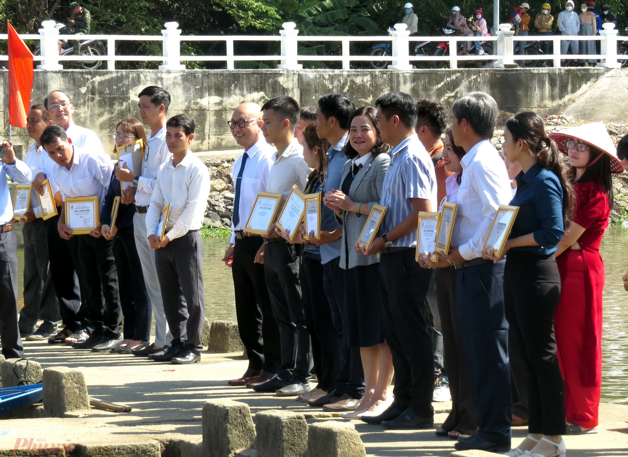 Kết thúc các phần thi, ban tổ chức đã trao giải các giải A, B, C cho các thuyền hoa. Đồng thời, trao các giải nhất, nhì, ba và khuyến khích ở các nội dung cho các vận động viên đạt giải