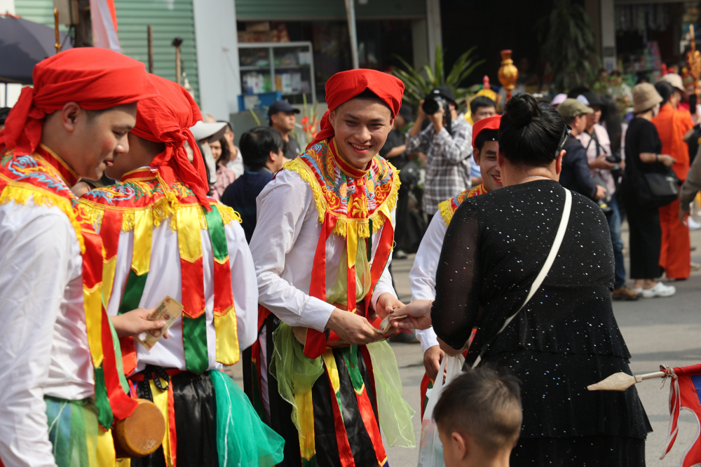 Trải qua hàng trăm năm, hội làng Triều Khúc được đánh giá vẫn giữ được những nét xưa cũ và giá trị truyền thống. Đây cũng là điểm đến quen thuộc của người dân và du khách thập phương mỗi dịp đầu năm.