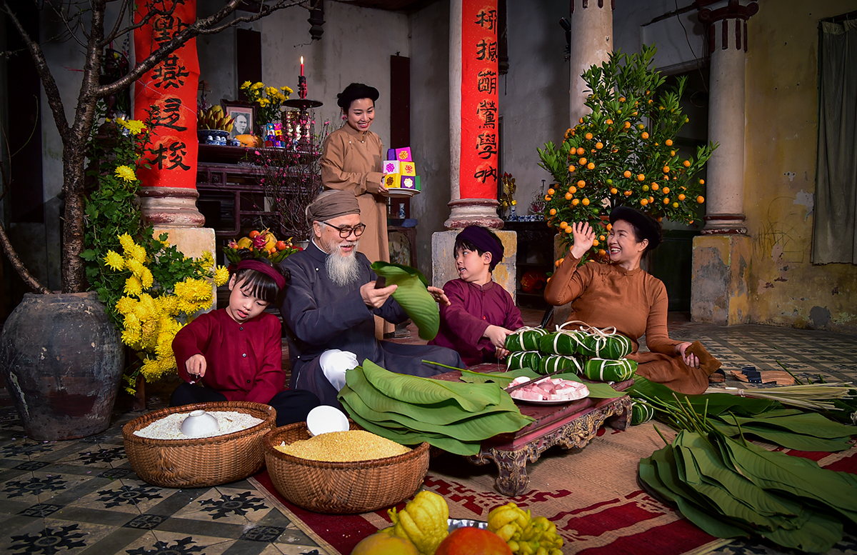 Hình ảnh đẹp của gia đình Việt ngày tết 