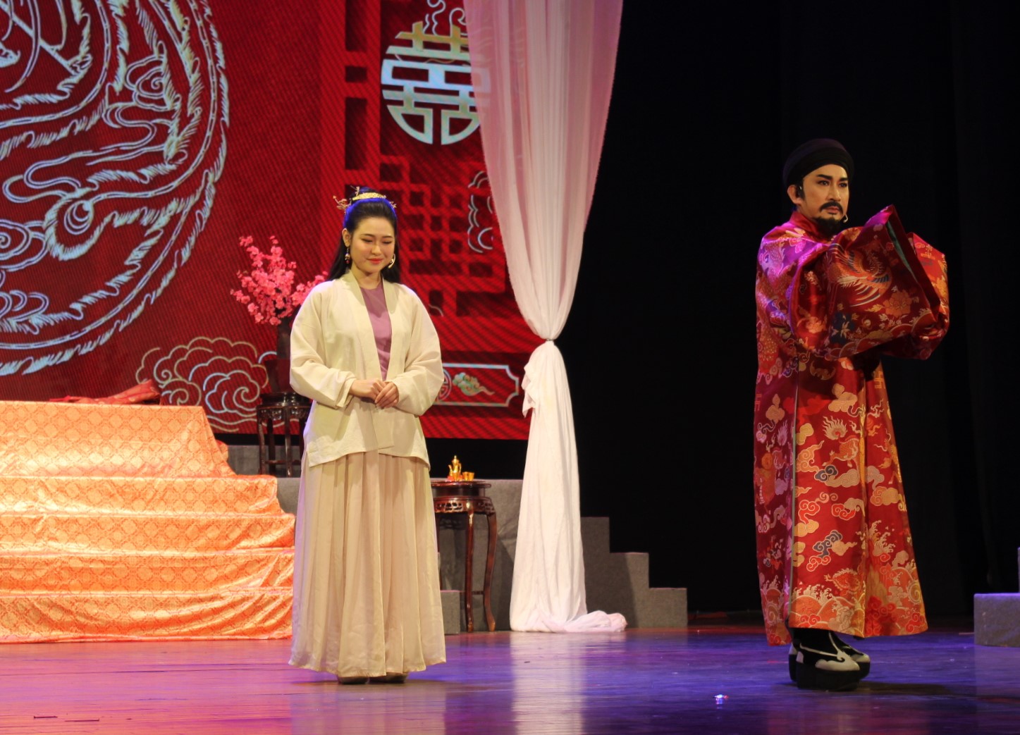 Bắt đầu từ cuộc hôn nhân chính trị, Bắc Bình Vương Nguyễn Huệ và công chúa Ngọc Hân đã trải qua nhiều thử thách để tìm được sự đồng điệu cùng nhau.