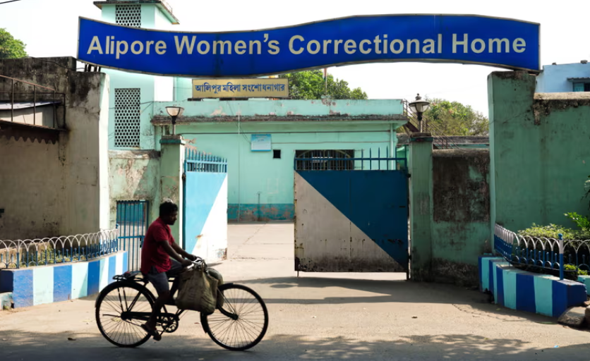 Nhà cải huấn nữ Alipore ở Kolkata, nơi Tapas Kumar Bhanja tìm thấy 15 đứa trẻ được sinh ra trong tù. Anh ta nói rằng những người phụ nữ này quá sợ hãi để nói cho anh ta biết liệu họ có mang thai trong thời gian bị giam giữ hay không. Ảnh: Friedrich Stark/Alamy