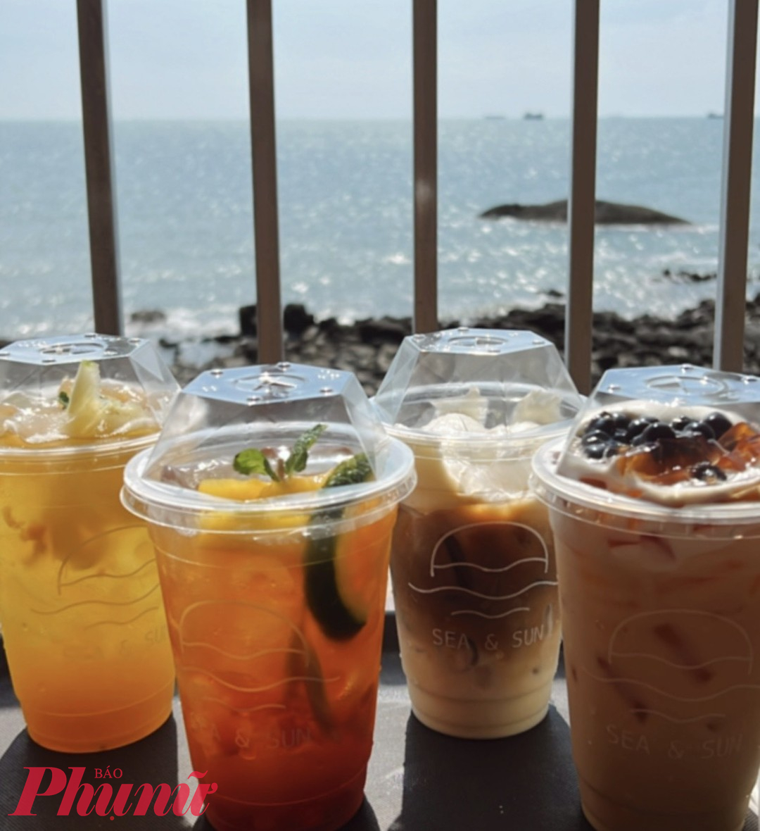 Ngắm hoàng hôn tại Vũng Tàu thì không thể bỏ qua Oasis Coffee, địa điểm đã quá nổi tiếng bởi sở hữu chiếc view cực kì đắt giá. Ảnh  - Myngoc Vo