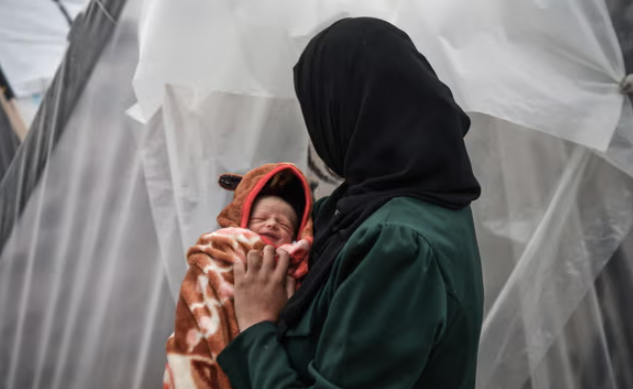 Dự án Hope cho biết 21% phụ nữ mang thai được điều trị tại phòng khám Deir al Balah trong ba tuần tính đến ngày 24 tháng 2 bị suy dinh dưỡng. Ảnh: Anadolu/Getty Images