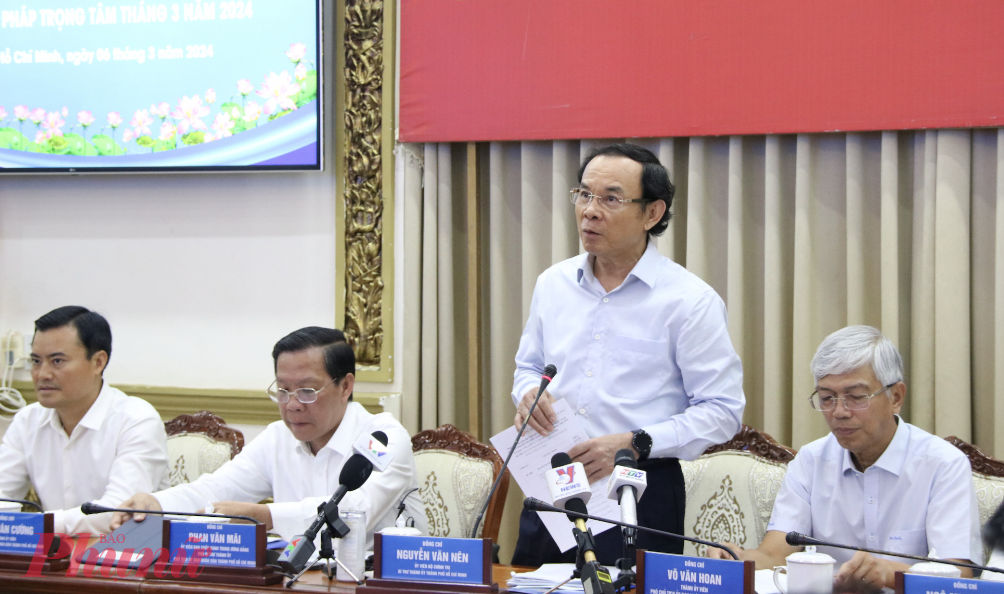 Bí thư Thành ủy TP HCM Nguyễn Văn Nên phát biểu chỉ đạo tại phiên họp