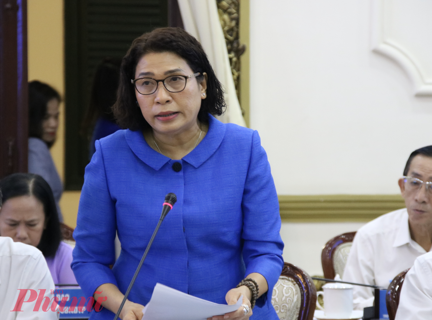 Giám đốc Sở Kế hoạch và Đầu tư TPHCM Lê Thị Huỳnh Mai báo cáo tại phiên họp