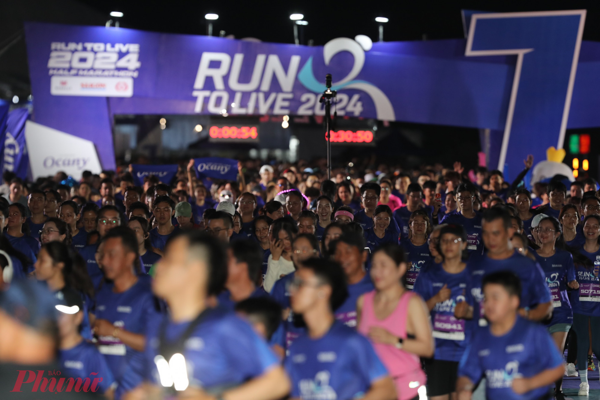 Rạng sáng 10/3, hơn 6.000 vận động viên đã tham dự giải chạy Run To Live 2024 (do Báo SGGP phối hợp Sở VH-TT TPHCM