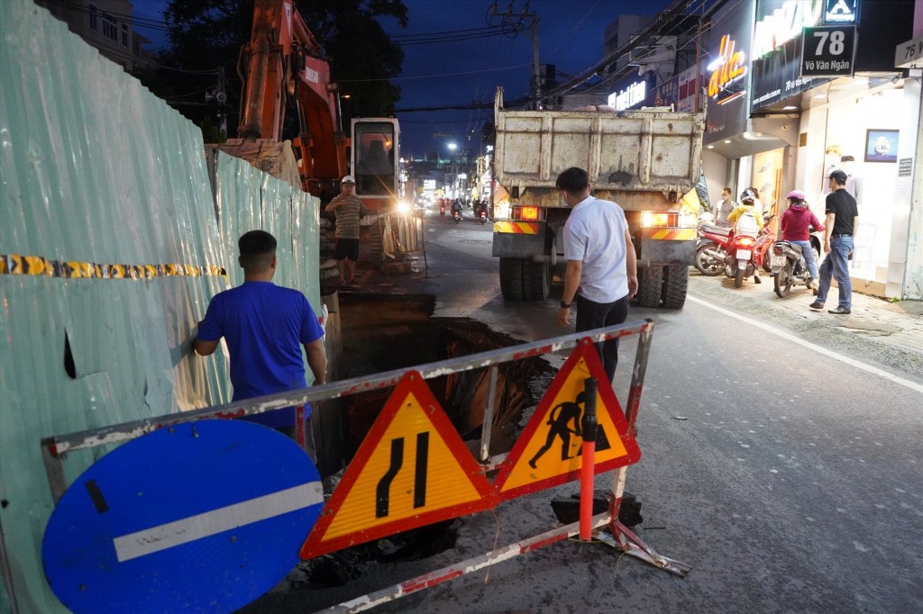 Một điểm thi công gây sụt lún trước đây được người dân ghi lại vào tháng 11/2023 - Ảnh: Người dân cung cấp