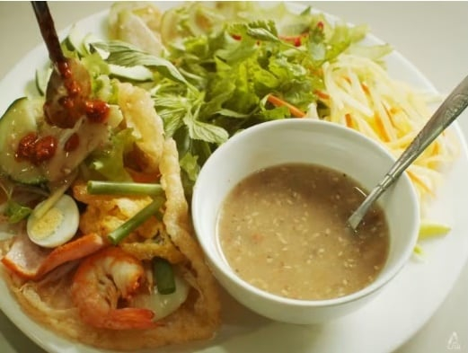 Bánh khoái cá kình đặc biệt nổi tiếng ở đầm phá Tam Giang