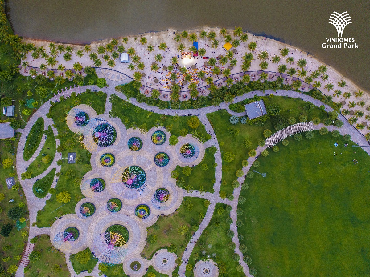 Không gian xanh 76ha mặt nước công viên tại Vinhomes Grand Park là môi trường sống tuyệt vời cho ông bà
