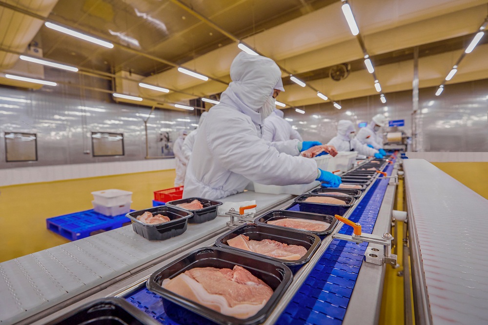 Thịt ủ mát được sản xuất theo công nghệ châu Âu tại tổ hợp nhà máy chế biến thịt mát MEATDeli