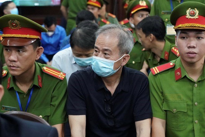 Luật sư cho rằng ông Nguyễn Văn Hưng không đóng vai trò chủ mưu cầm đầu giống bà Trương Mỹ Lan, có 5 tình tiết giảm nhẹ nên áp dụng kich khung 