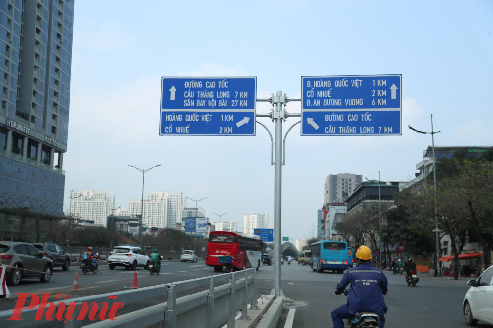 Dự án có tổng mức đầu tư hơn 344 tỷ đồng, bao gồm việc xây dựng 2 đơn nguyên cầu đô thị chạy dọc hai bên cầu Mai Dịch hiện tại và tổ chức giao thông nút giao Mai Dịch theo hướng đường Phạm Hùng - Phạm Văn Đồng.  
