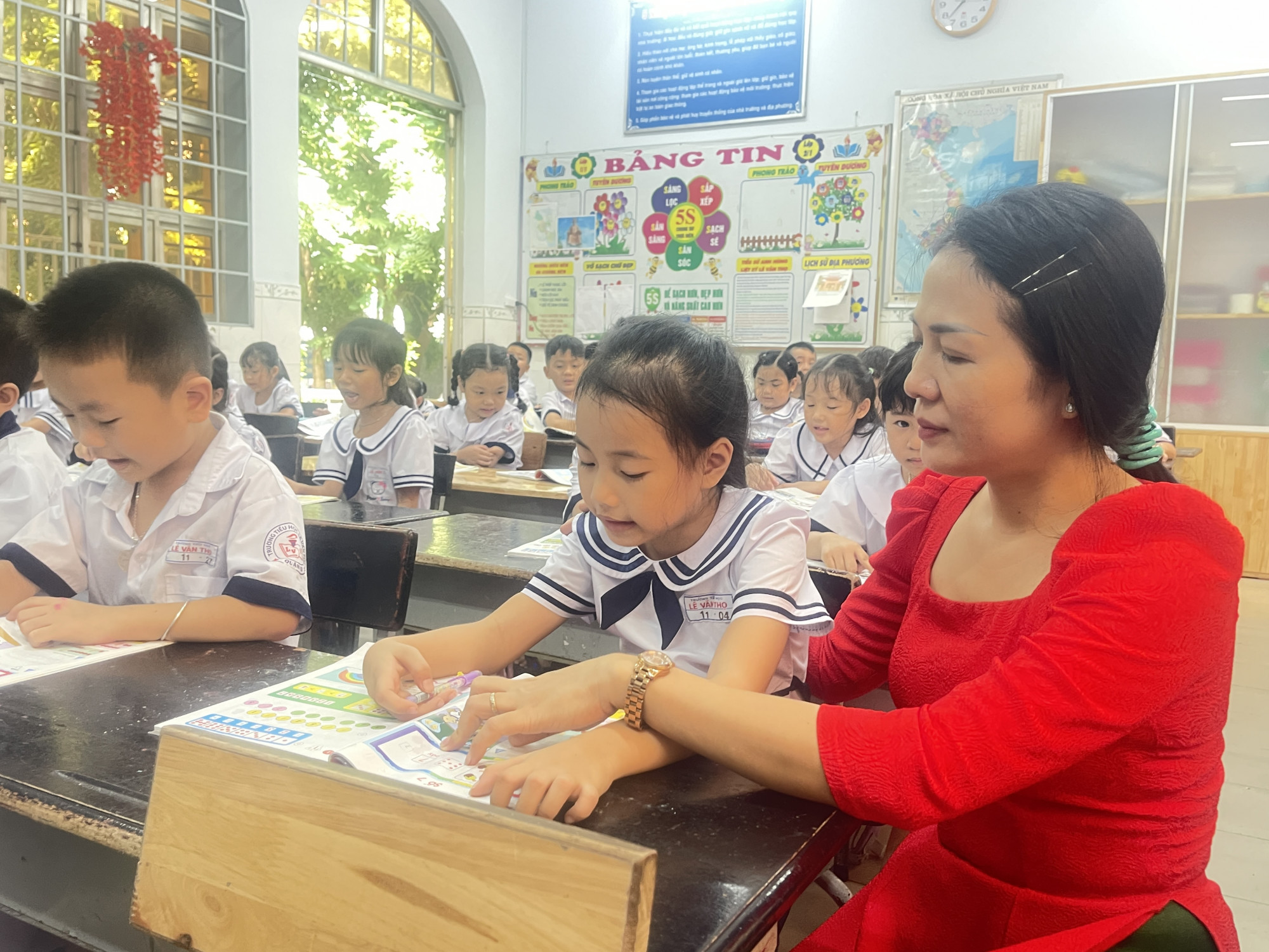 Bộ Giáo dục - Đào tạo, lương và phụ cấp ưu đãi nghề của nhà giáo chưa tương xứng với hoạt động nghề nghiệp - Ảnh: Nguyễn Loan