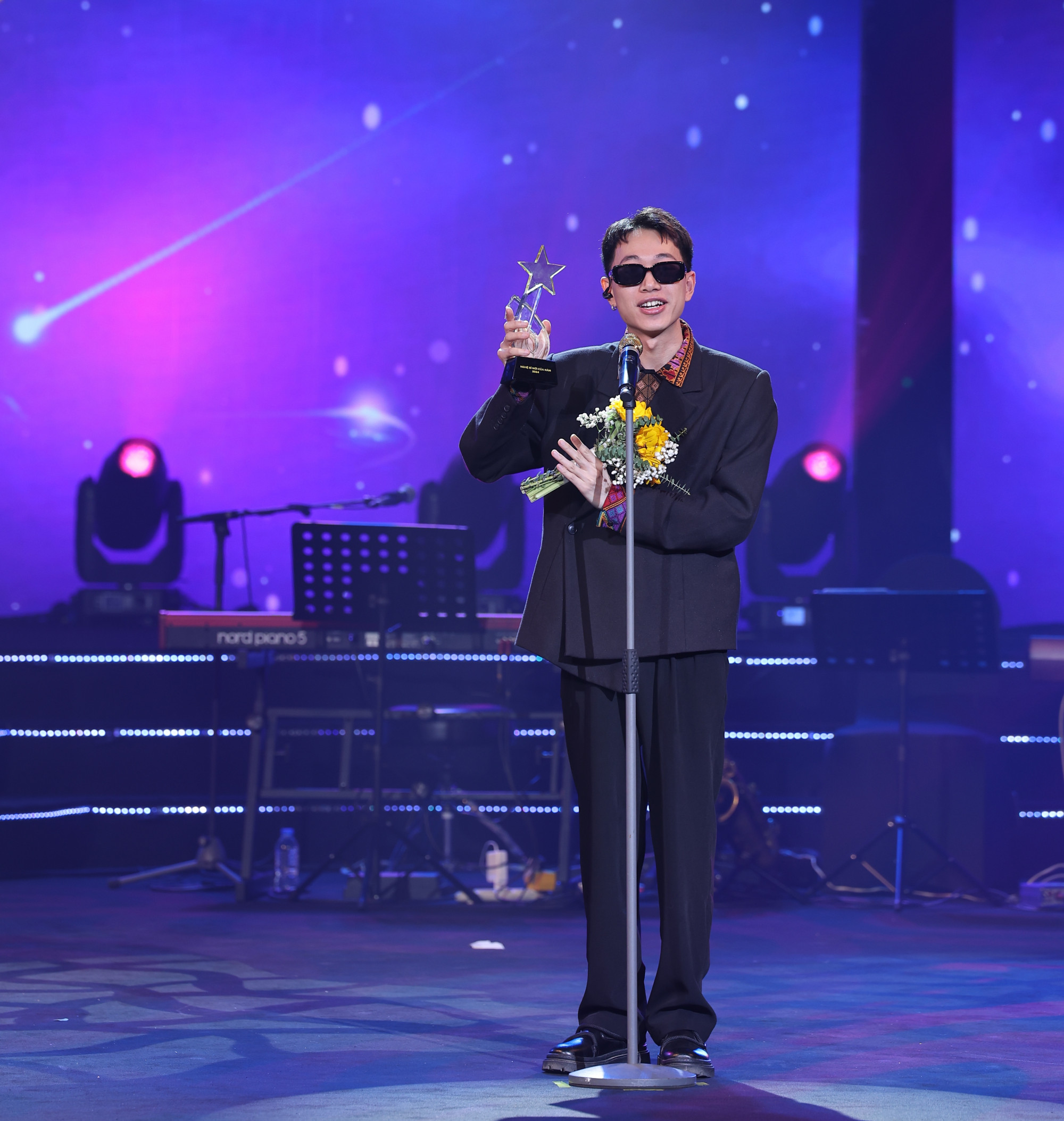 Rapper Double 2T - Quán quân Rap Việt 2023, được vinh danh ở 2 hạng mục trong đêm trao giải Cống hiến 2024