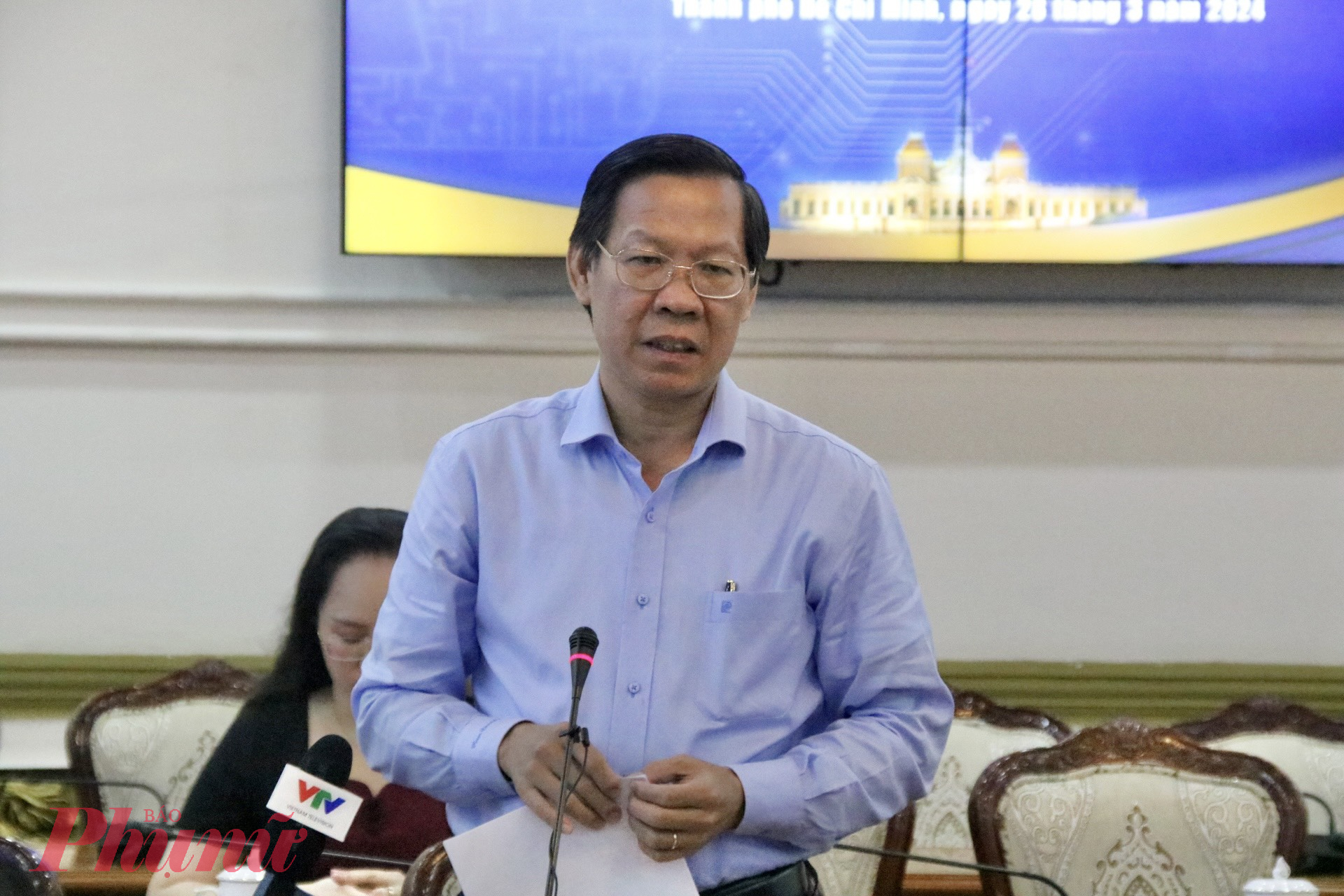 Chủ tịch UBND TPHCM Phan Văn Mãi phát biểu tại buổi gặp gỡ 