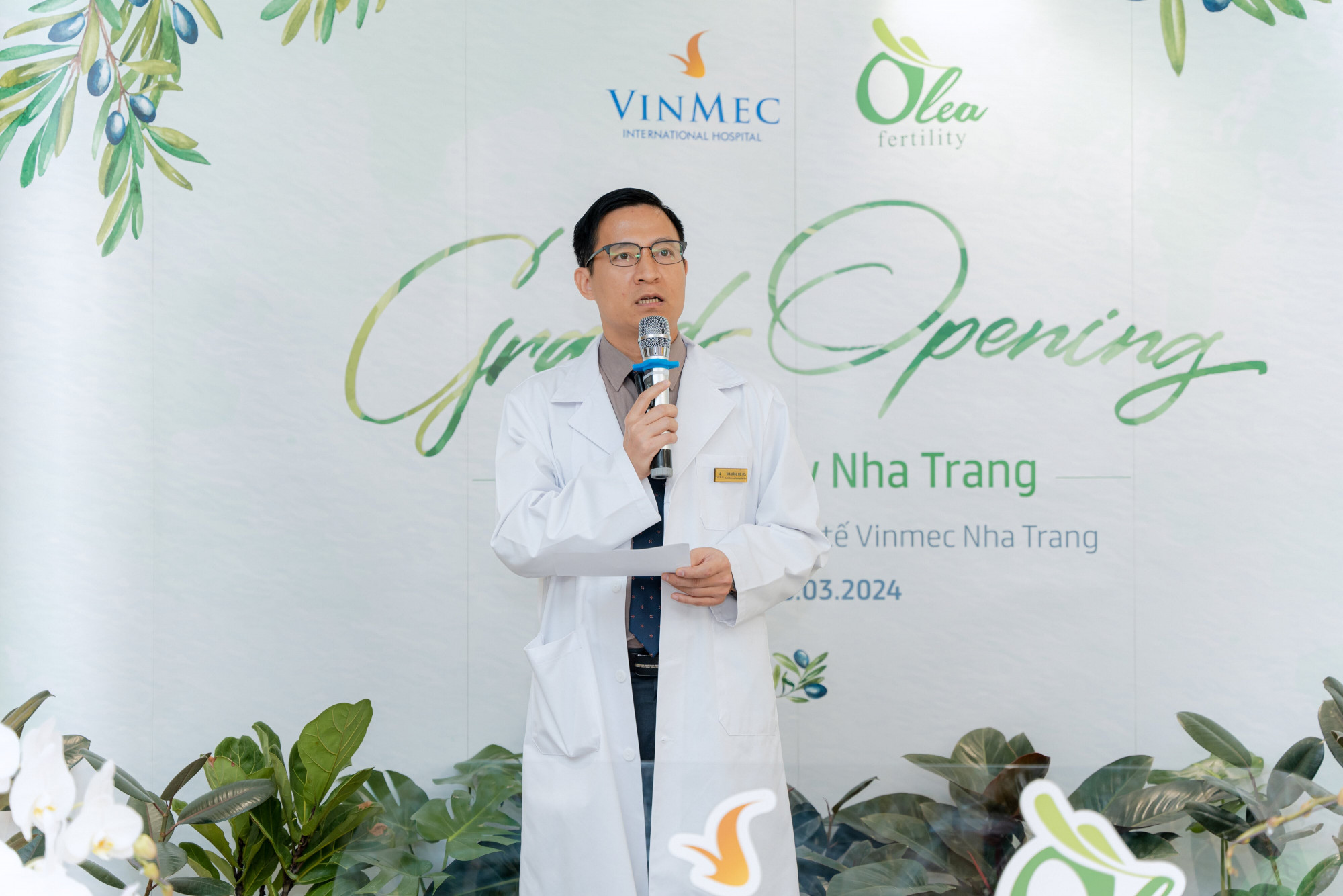 Thạc sĩ - bác sĩ CKII Thái Bằng - Giám đốc Bệnh viện Đa khoa Quốc tế Vinmec Nha Trang - chia sẻ trong lễ khai trương Trung tâm Hỗ trợ sinh sản Olea Nha Trang - Ảnh: Vinmec
