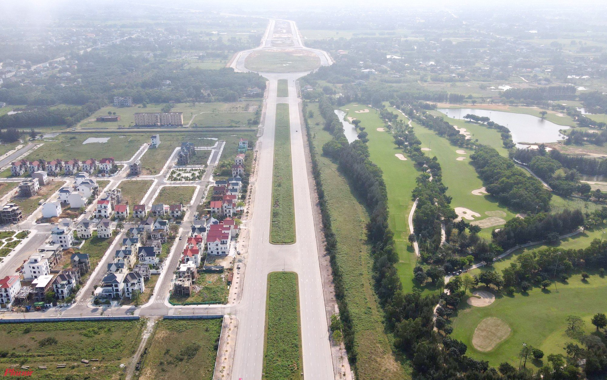 Ngoài các dự án đang triển khai, phố biển Cửa Lò còn đang được “hưởng lợi” bởi các dự án ngàn tỉ khác, giúp du khách đến Cửa Lò được thuận lợi hơn. Tiêu biểu như dự án cầu Cửa Hội kết nối huyện Nghi Xuân với Cửa Lò. Tuyến đại lộ Vinh - Cửa Lò và đặc biệt là tuyến Cao tốc Bắc - Nam hoàn thiện và đưa vào sử dụng, rút ngắn thời gian di chuyển từ Hà Nội về Cửa Lò xuống còn 3g30.