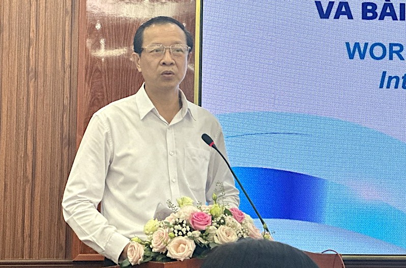 Thứ trưởng Bộ GD-ĐT Phạm Ngọc Thưởng chia sẻ tại buổi tọa đàm - Ảnh: Nguyễn Loan