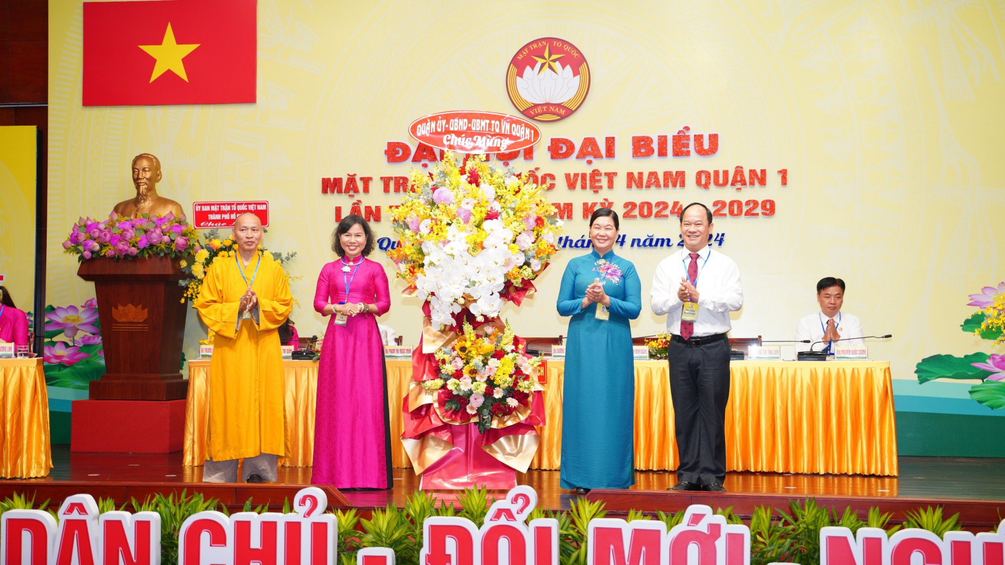 Đại hội Đại biểu MTTQ Việt Nam quận 1 lần thứ XII nhiệm kỳ 2024-2029 cũng đã diễn ra trong hai ngày 3 và 4/4 - Ảnh: N.A.