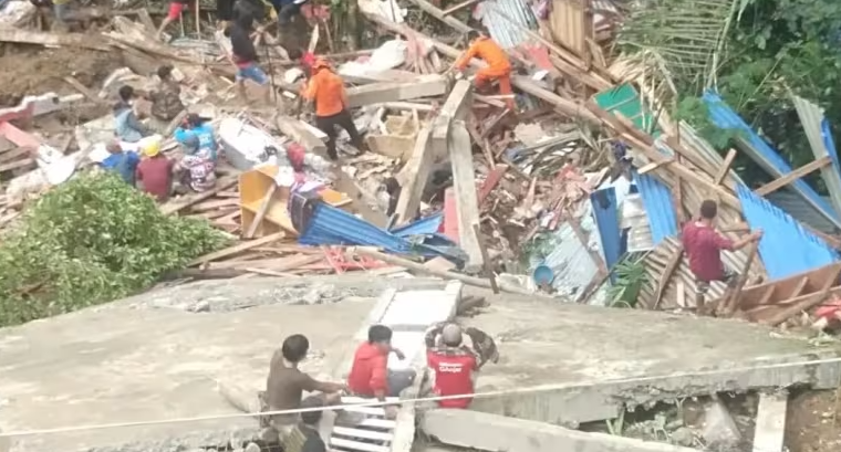 Vụ lở đất ở Tana Toraja của Indonesia đã ảnh hưởng đến hai ngôi làng và chôn vùi bốn ngôi nhà. (Ảnh: Trang web Badan Nasional Penanggulan Bencana/BPBD Kabupaten Tana Toraja)