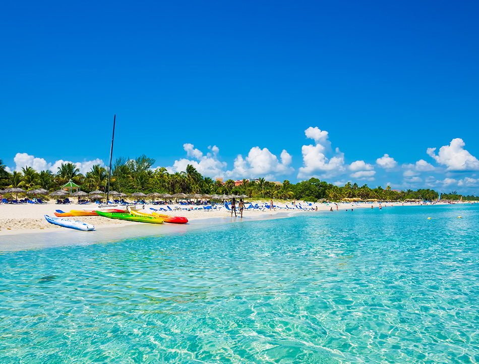 Tới du lịch Cuba mà không khám phá Varadero là một thiếu sót vô cùng lớn Sở hữu những bãi tắm tuyệt đẹp, làn nước xanh ngọc, trong veo với bờ cát trắng tinh, mịn màng