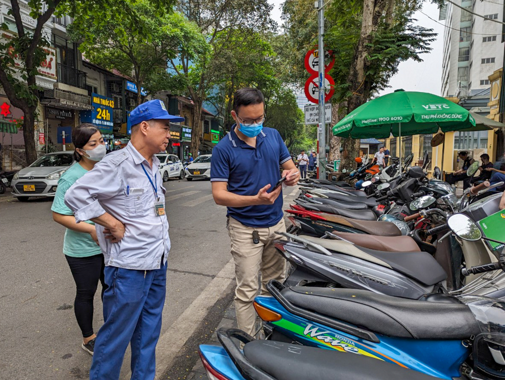 Hà Nội cho biết việc thí điểm này hướng đến nhiều mục tiêu: thu đúng giá, công khai minh bạch, dịch vụ chất lượng tốt, thuận tiện ra vào 'không dừng', dễ tìm kiếm đặt chỗ, giảm chi phí thời gian; chính quyền chống thất thu về thuế; doanh nghiệp kinh doanh hiệu quả, bền vững.