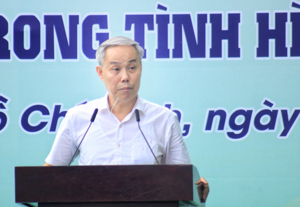Ông Nguyễn Hùng Long, Phó Cục trưởng Cục ATTP phát biểu tại Lễ phát động ATTP TPHCM sáng nay 17/4. 