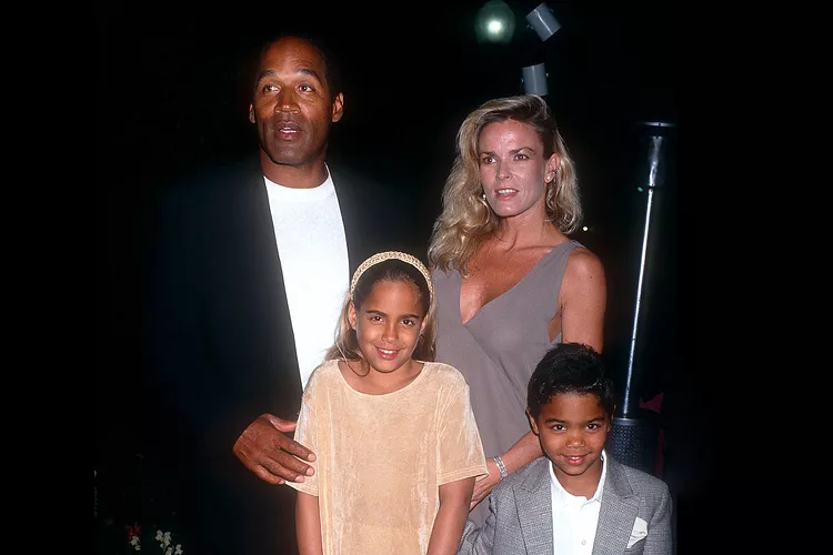 O.J Simpson và vợ cũ Nicole Brown có chung 2 con 