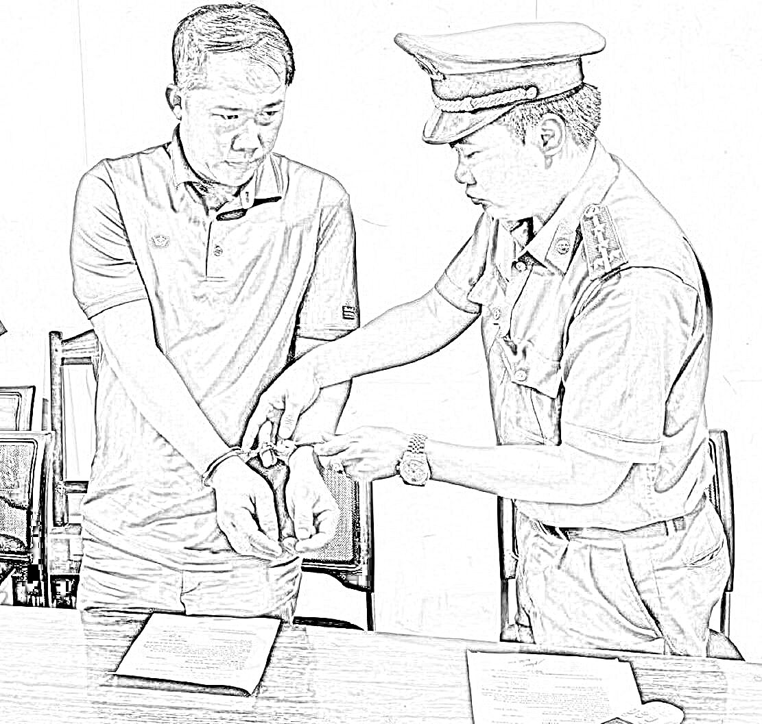 Cơ quan công an thực hiện bắt ông Du Việt Thanh - nguyên Chủ tịch UBND xã Cửa Cạn