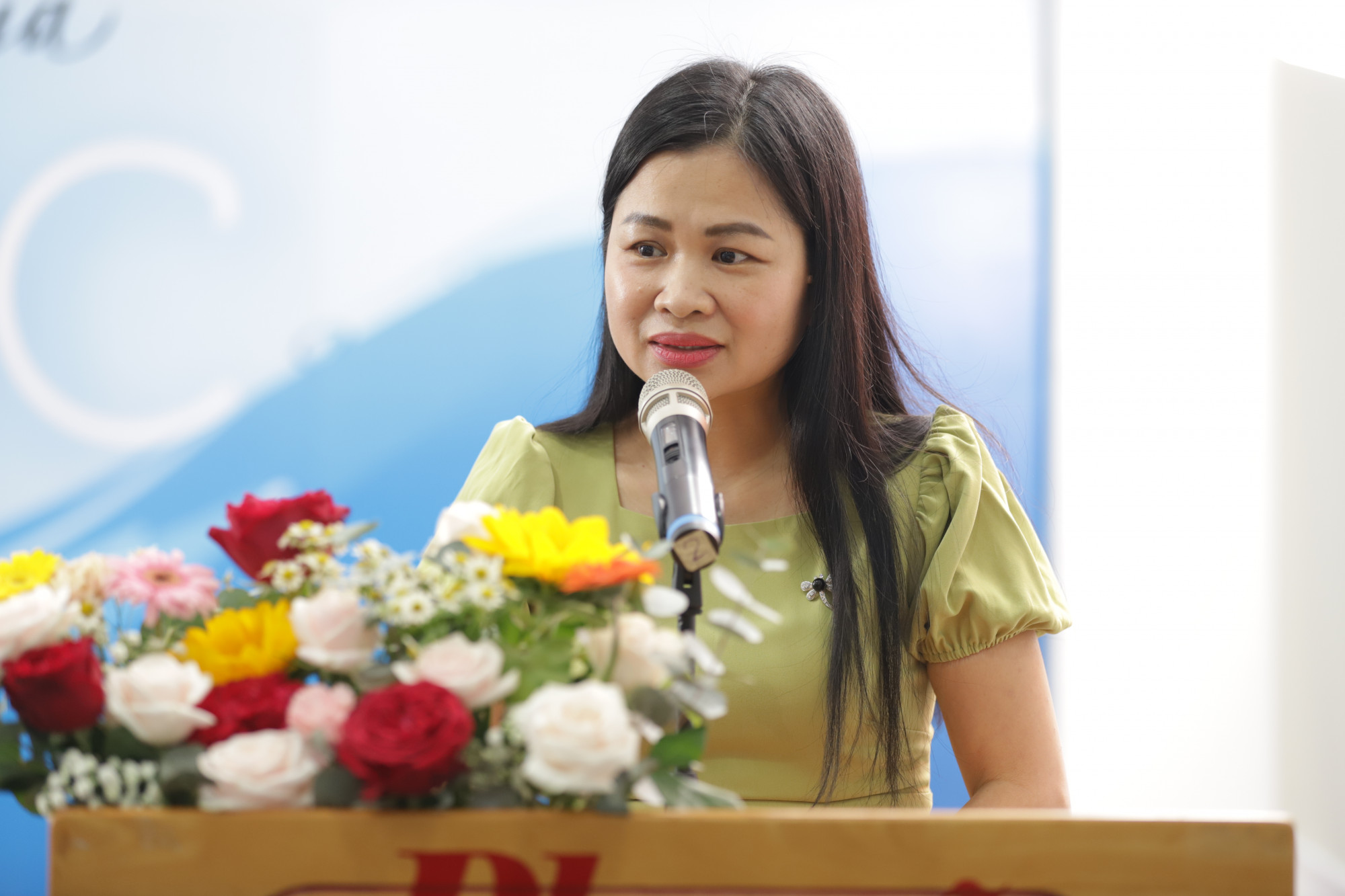 Bà Phạm Thị Vân Anh - Phó tổng biên tập Báo Phụ Nữ TPHCM - chia sẻ về cuộc thi