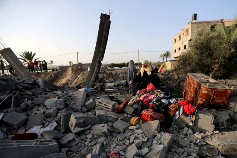 Gaza hứng chịu hàng loạt các cuộc tấn công của Isreal - Ảnh: Reuters