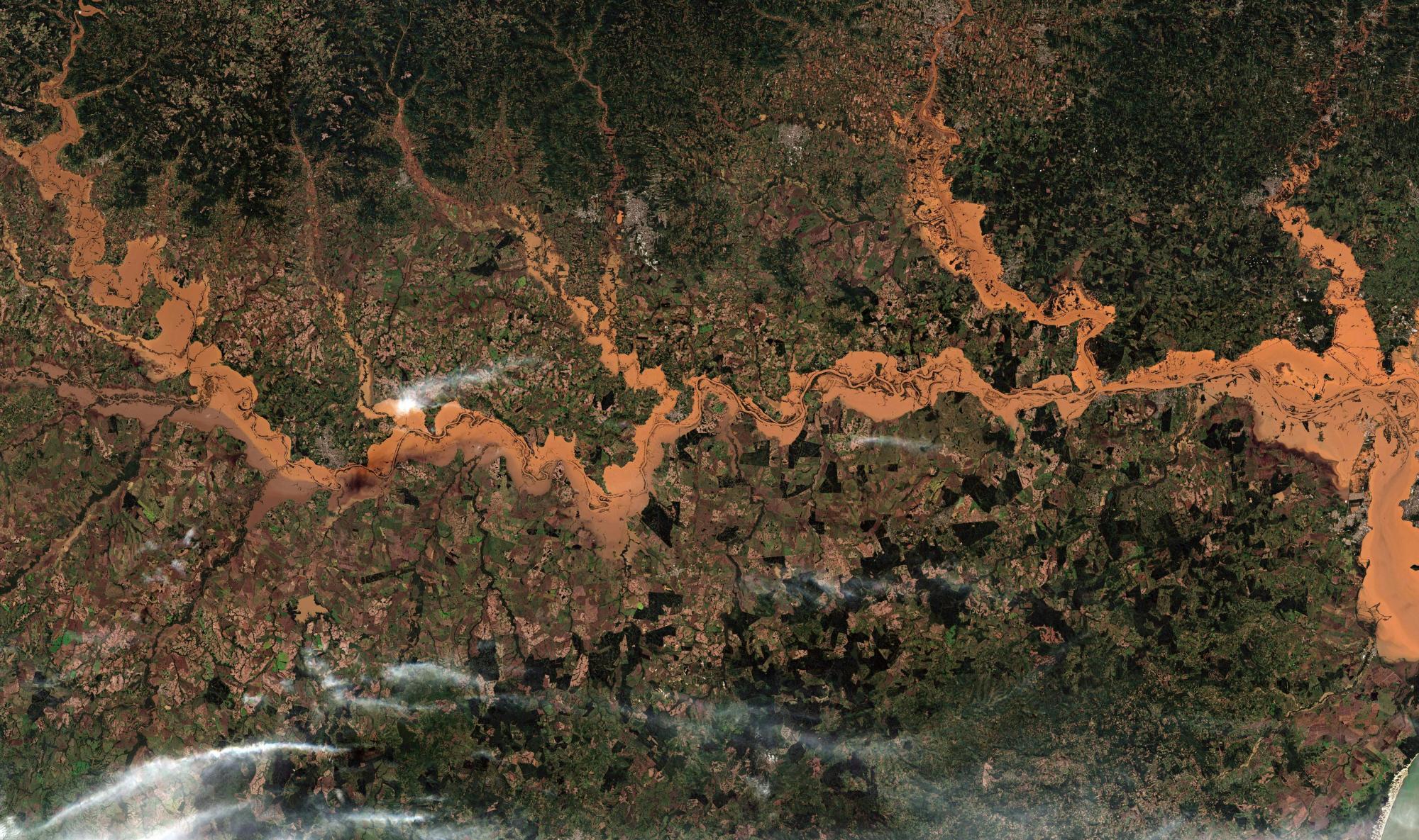 Hình ảnh vệ tinh Copernicus Sentinel-2 cho thấy một khu vực rộng lớn dọc theo sông Jacuí, ở Rio Grande Do Sul.