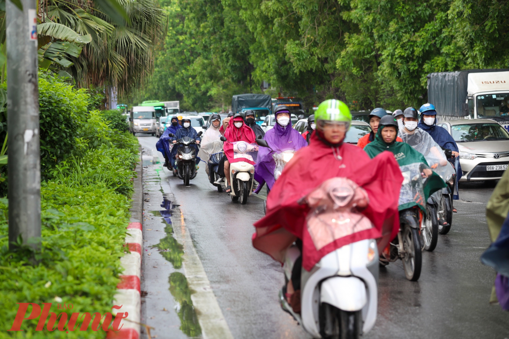 Ngã Tư Sở đi Cầu Giấy hiện nay thường xuyên ùn tắc vào giờ cao điểm. 