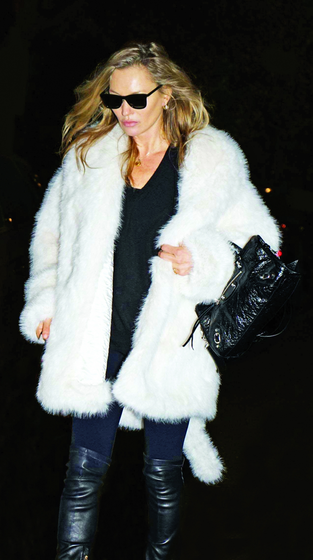 Siêu mẫu Kate Moss thường xuất hiện cùng mẫu túi City của nhà mốt Balenciaga