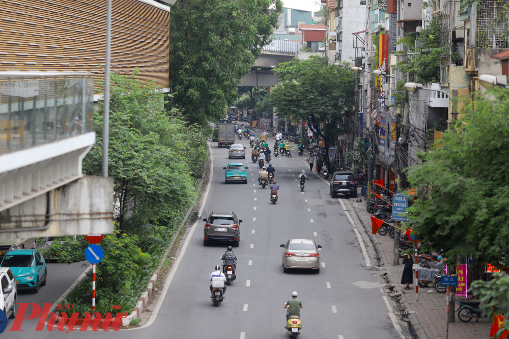 Hiện tại, chiều rộng mỗi bên đường Láng là 10,5m.