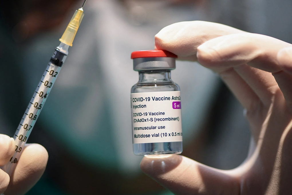 Việt Nam đã nhận được đề nghị chấm dứt phê duyệt sử dụng vắc xin COVID-19 của hãng AstraZeneca cho nhu cầu chống dịch cấp bách