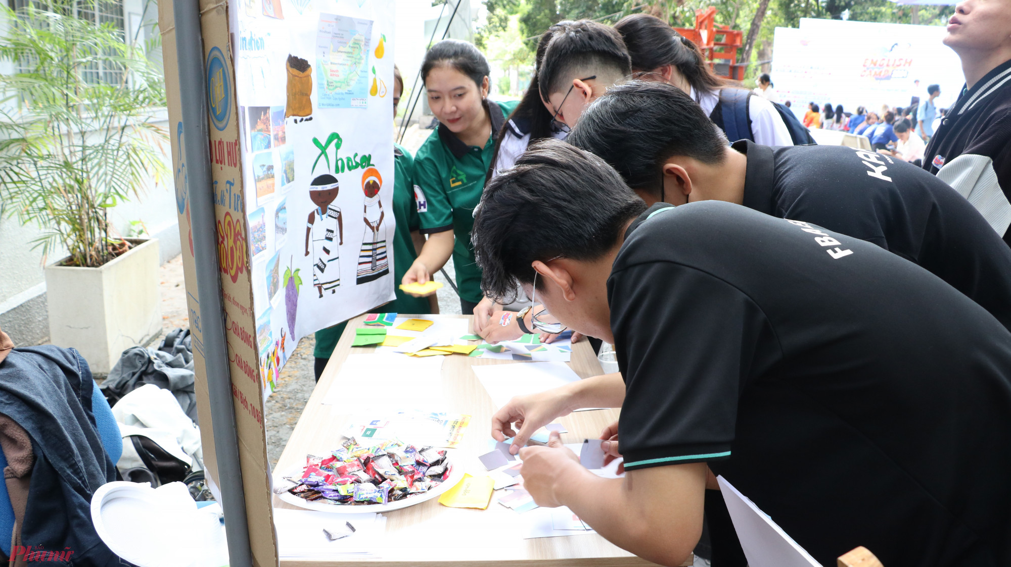 Sinh viên TPHCM tổ chức ngày hội sinh viên với ngoại ngữ lần 9, năm 2024.