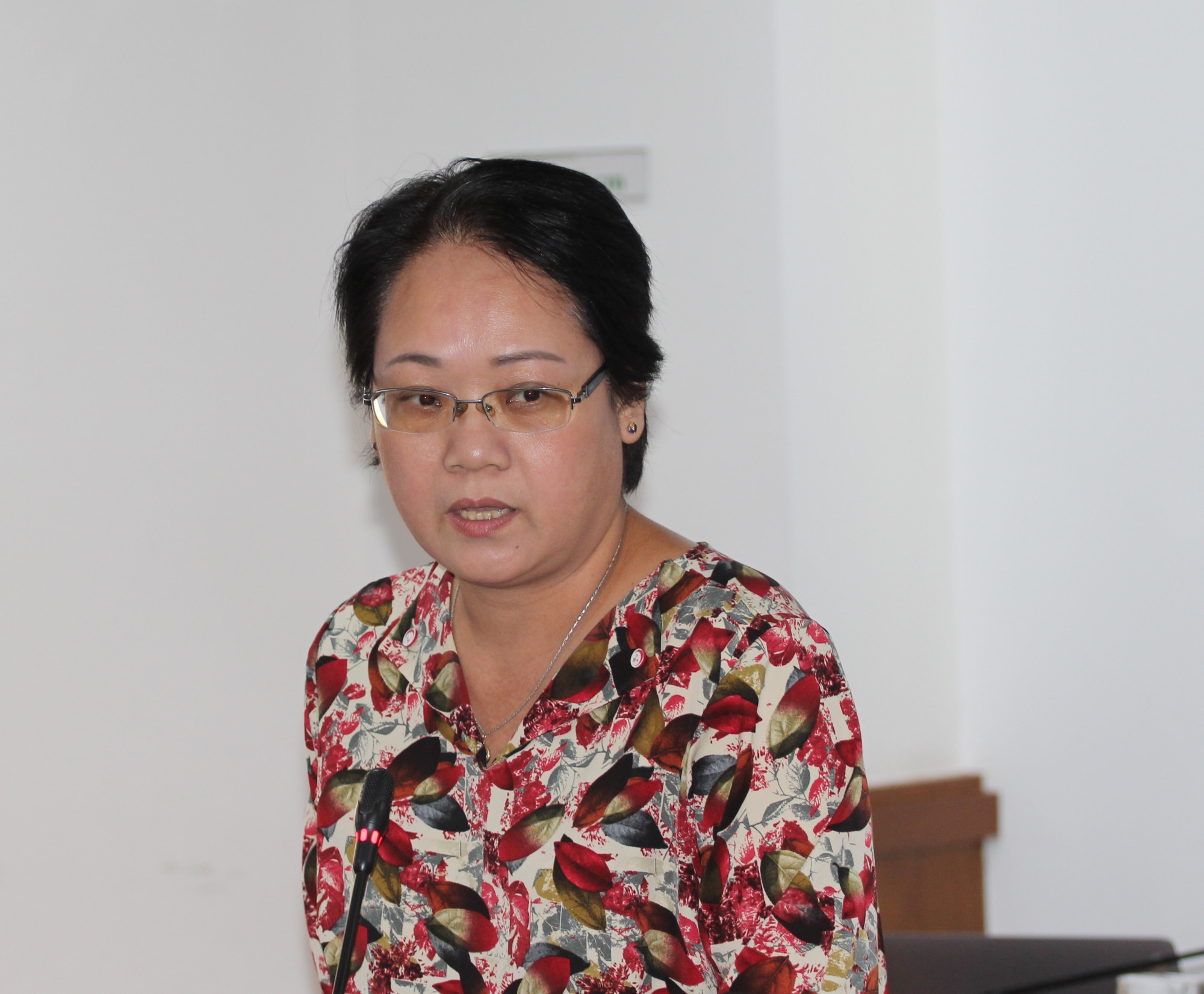 Bà Bùi Thị Hồng Vân thông tin tại họp báo - Ảnh: Thành Nhân 