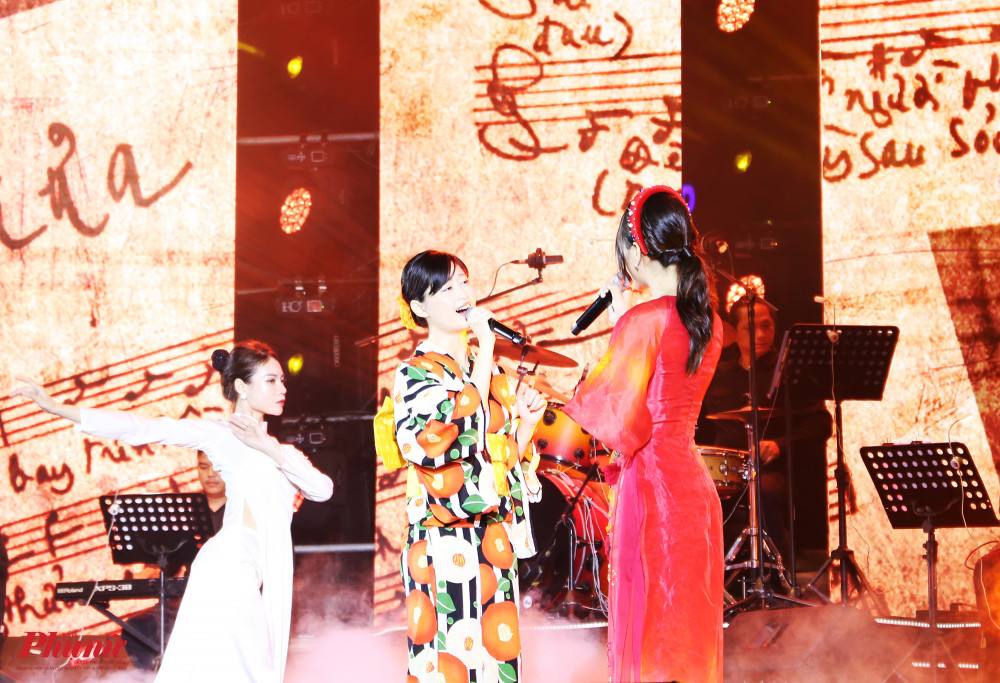 Hình ảnh trong đêm nhạc Trịnh vào tháng 4/2021 tại Bắc Ninh